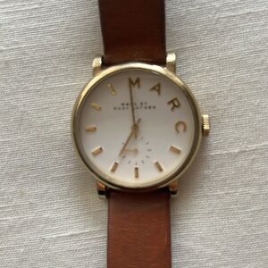 MARC BY MARC JACOBS 'Baker' Leather Strap Watch, 37mm

Color: cognac/gold